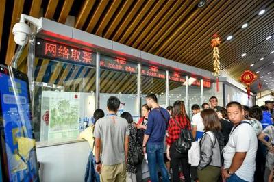 十一国庆旅游高峰将至 华山景区对游客实行限控措施